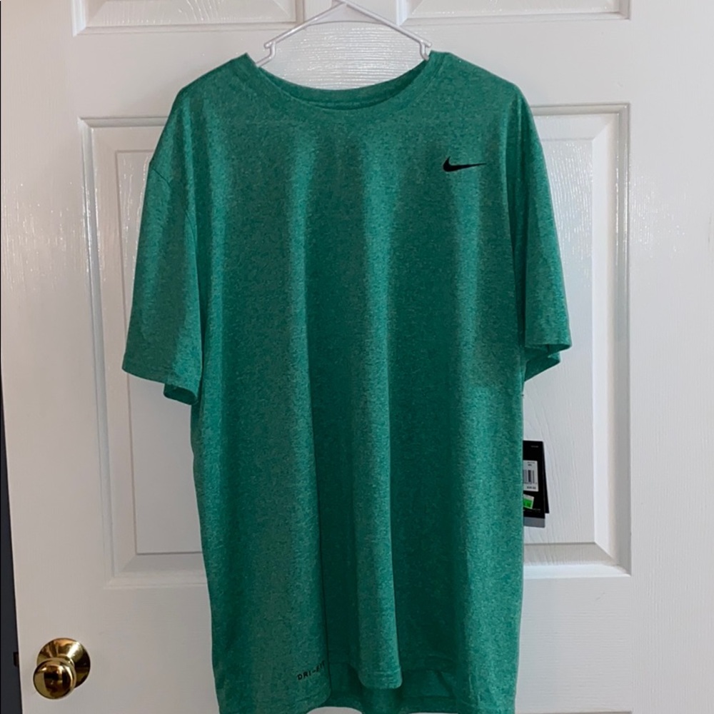 Men’s XXL Nike Dri Fit Shirt